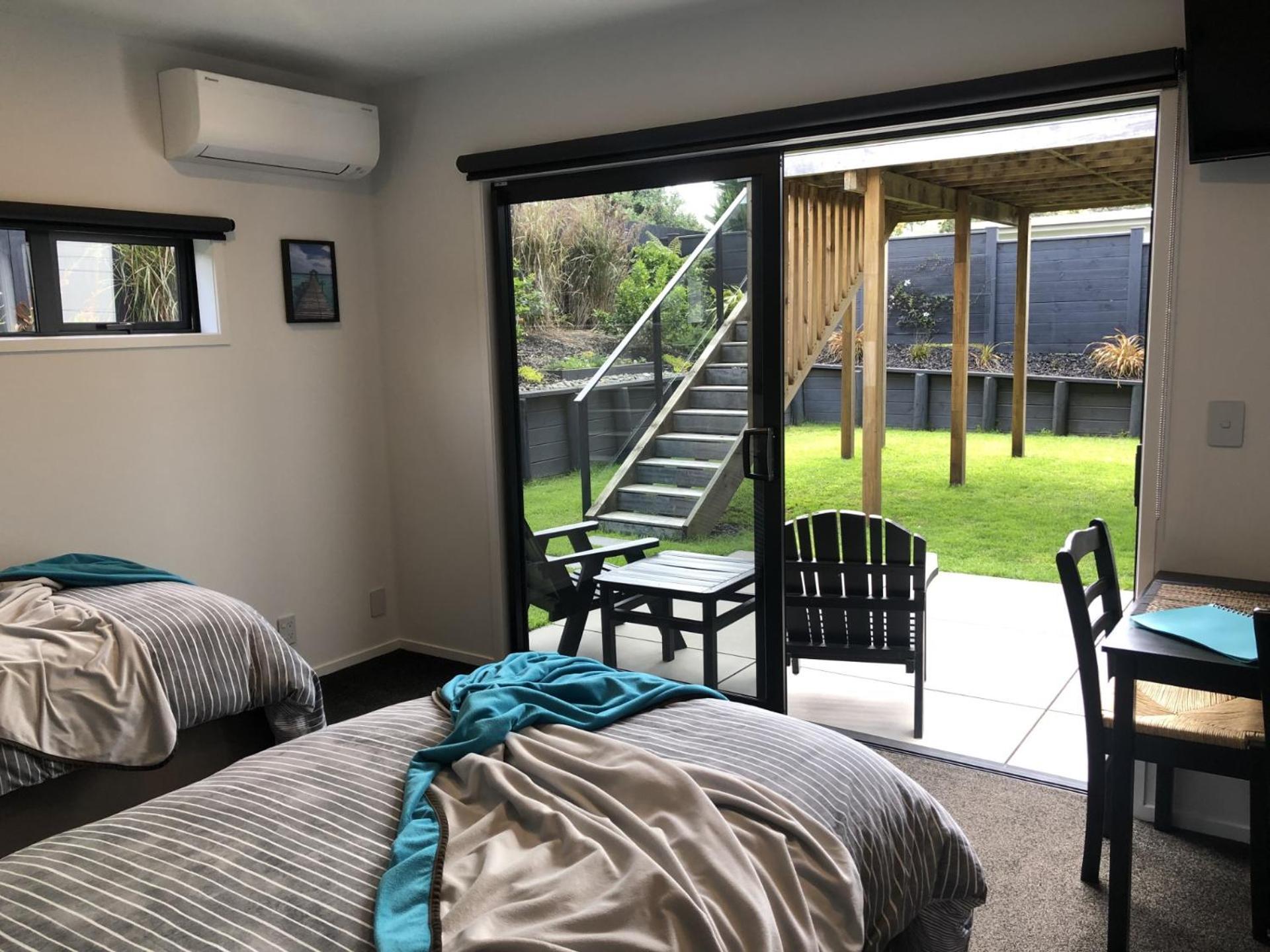 Bed and Breakfast Roy And Anns Haven One Tree Point Экстерьер фото